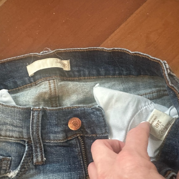 Stylish Ripped Jeans Collection - Picture 5 of 9